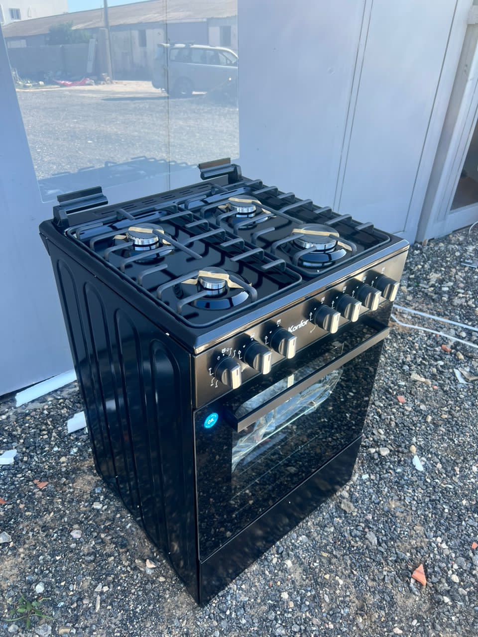 Konfor Gas Cooker Black